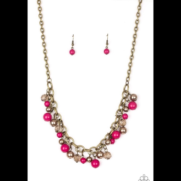 ✨3 for $10✨ Brass and pink necklace